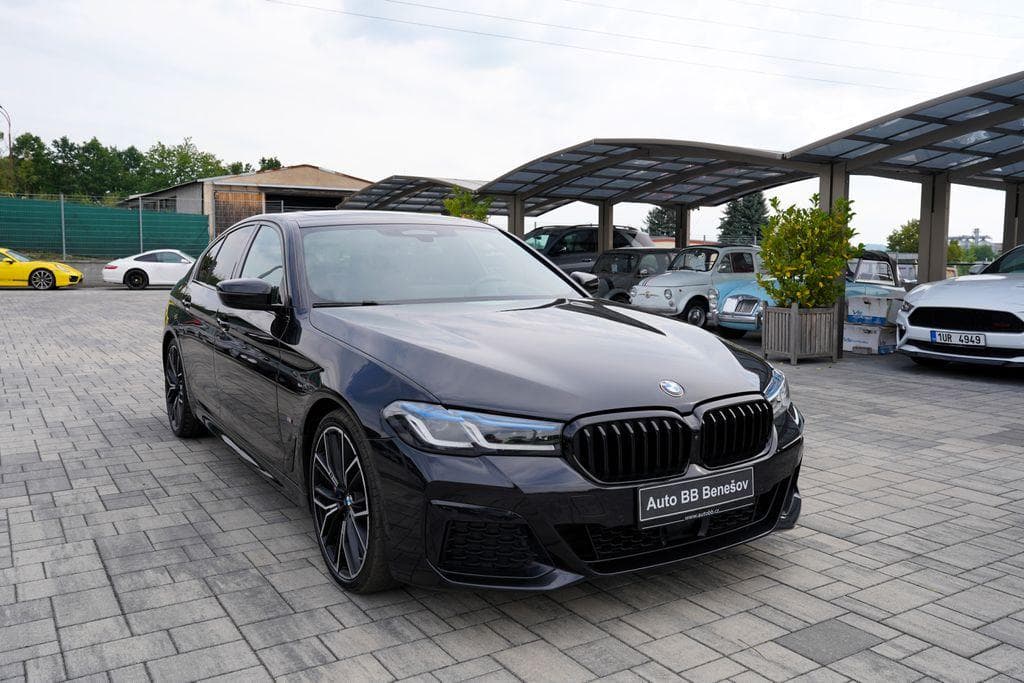 2021 BMW 5-SERIES - 8