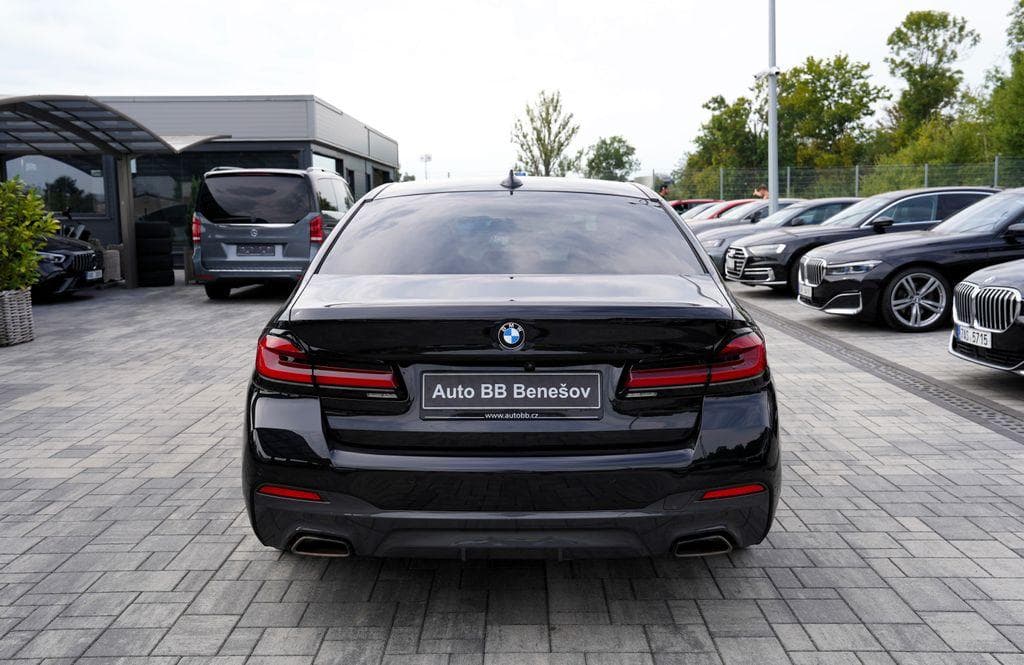 2021 BMW 5-SERIES - 5
