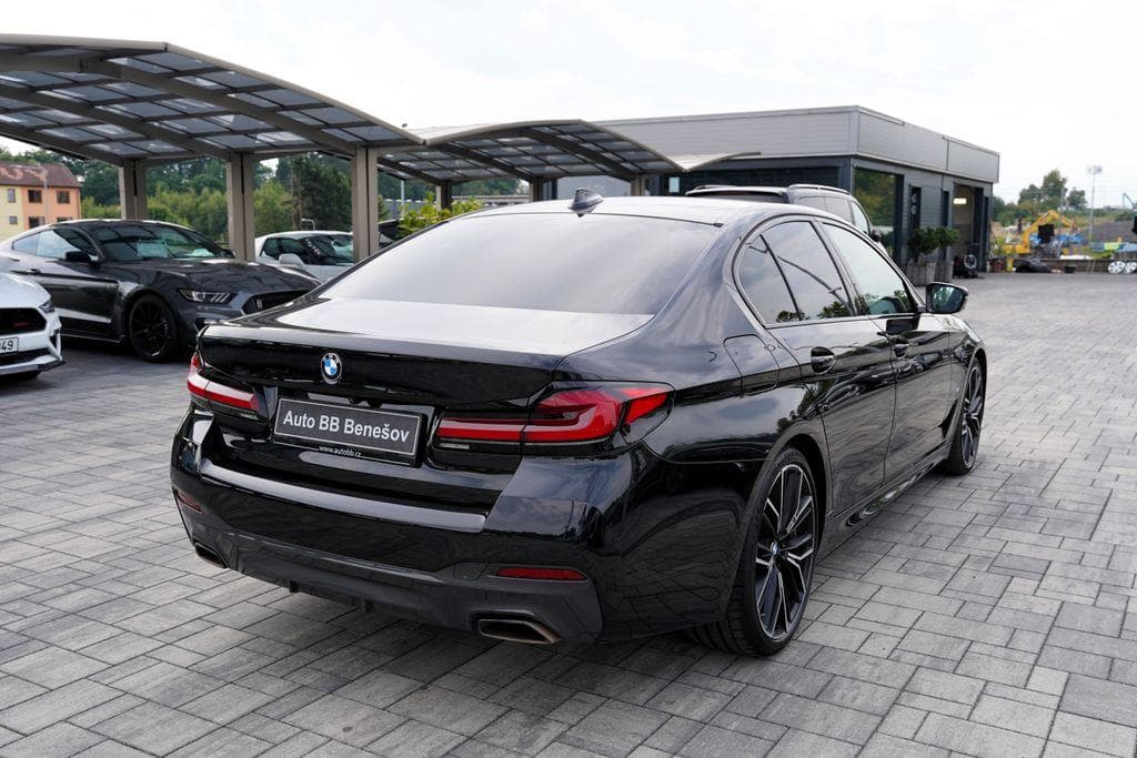 2021 BMW 5-SERIES - 6