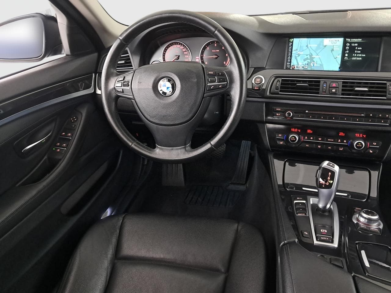 2012 BMW 5-SERIES - 9