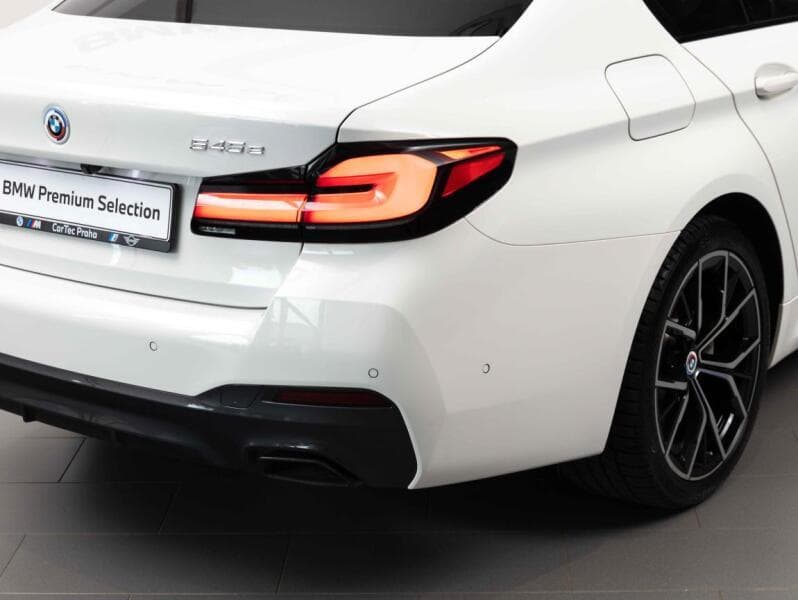 2023 BMW 5-SERIES - 9