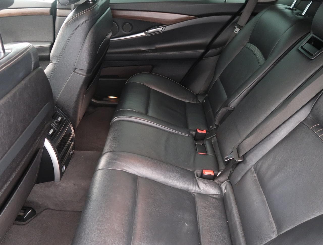 2013 BMW 5-SERIES - 15