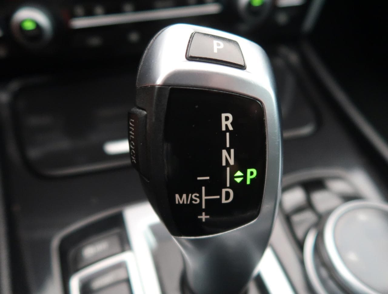 2013 BMW 5-SERIES - 18