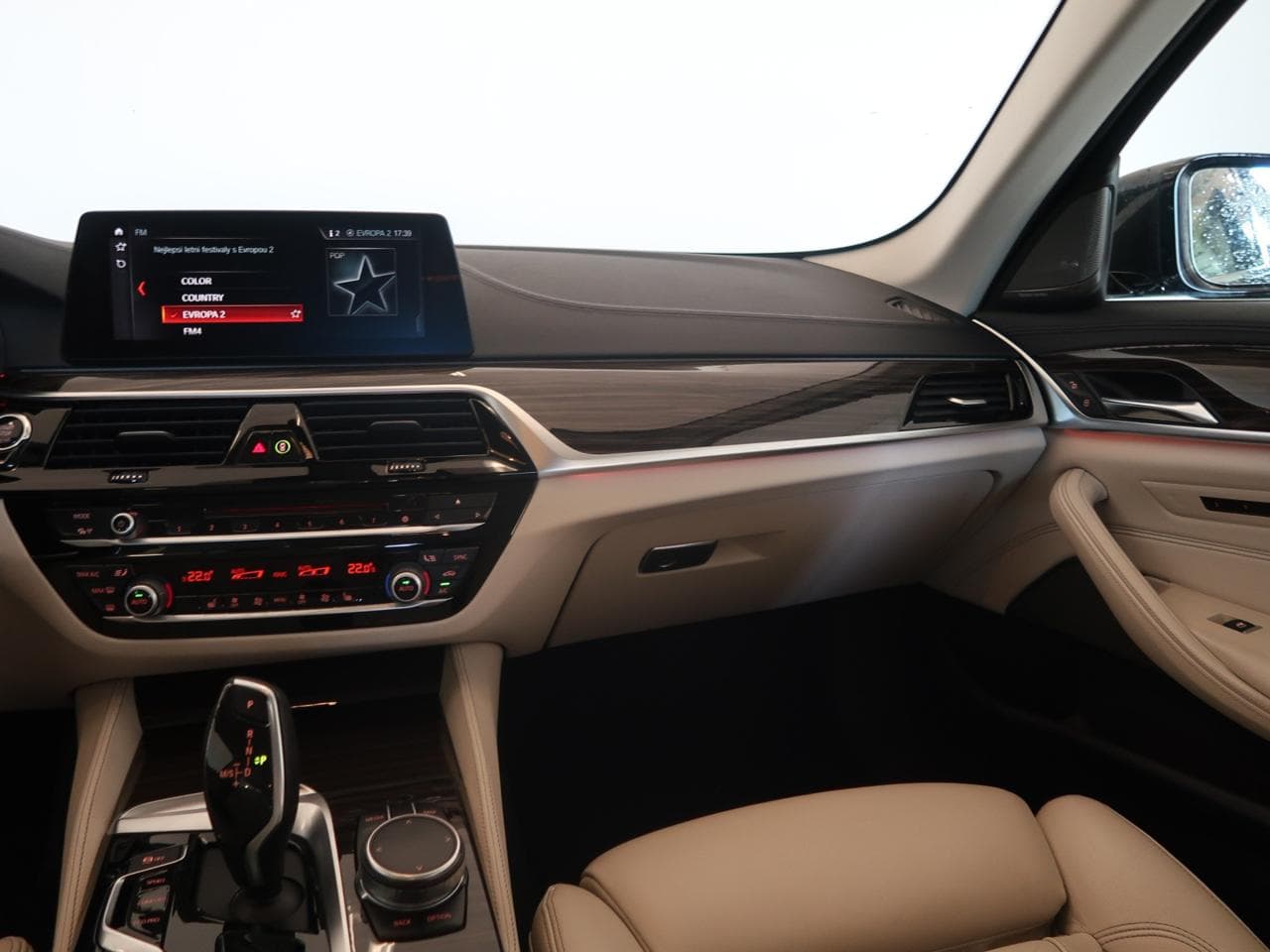 2017 BMW 5-SERIES - 11