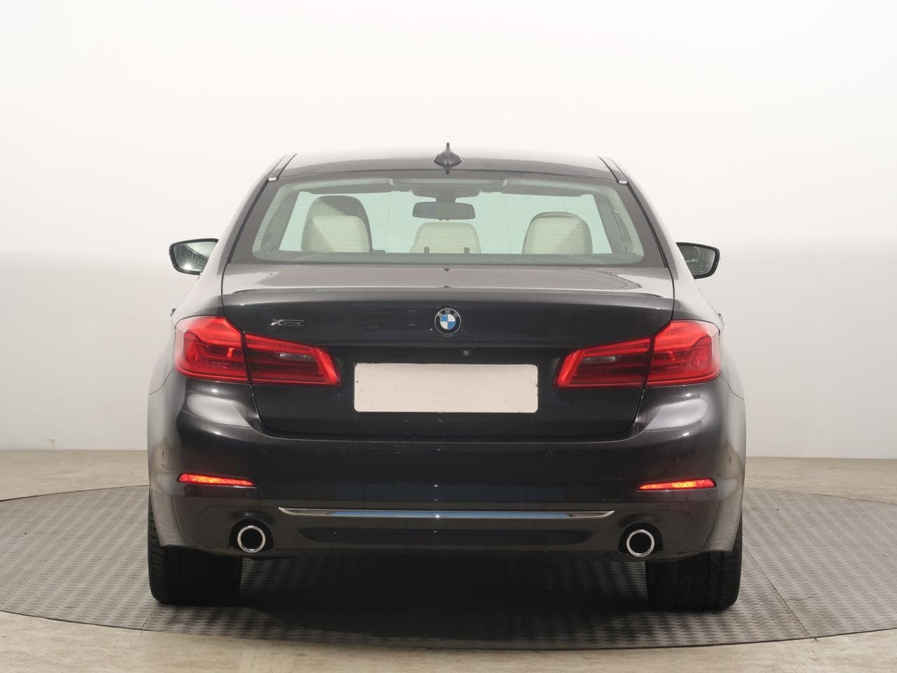 2017 BMW 5-SERIES - 6