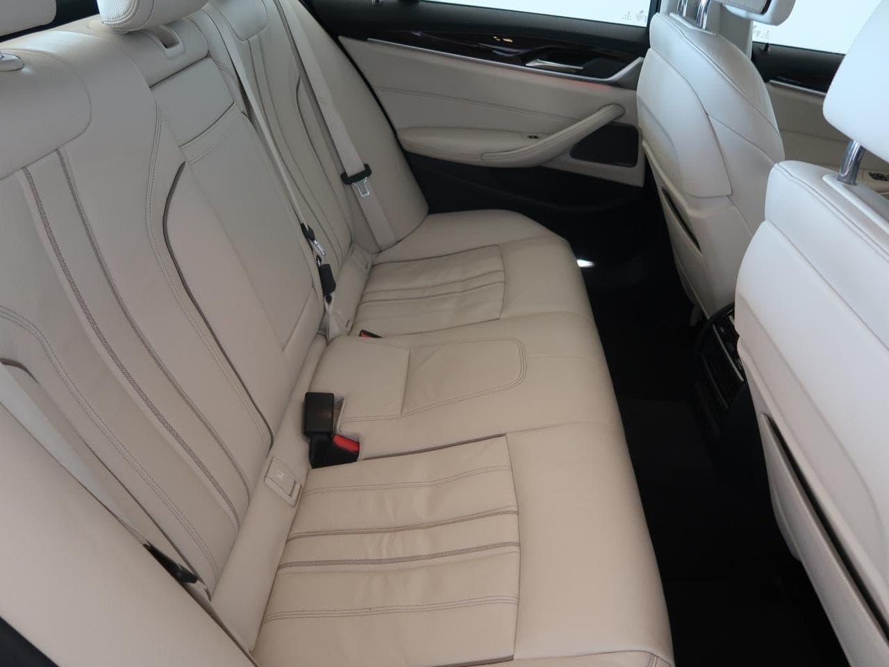 2017 BMW 5-SERIES - 13