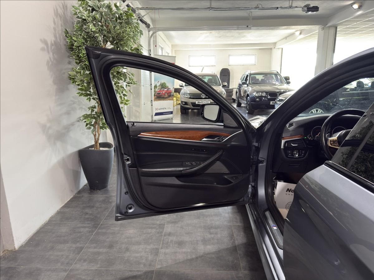 2018 BMW 5-SERIES - 6