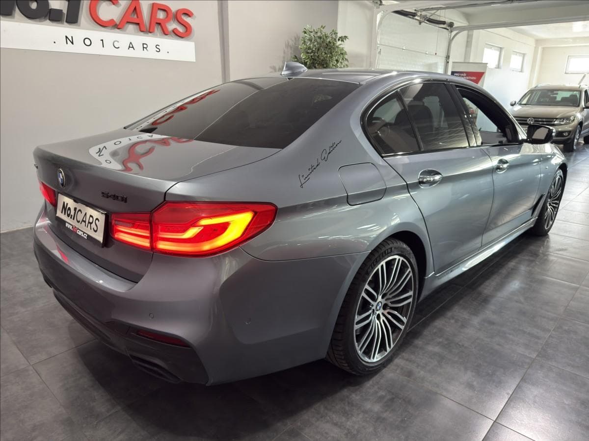 2018 BMW 5-SERIES - 5