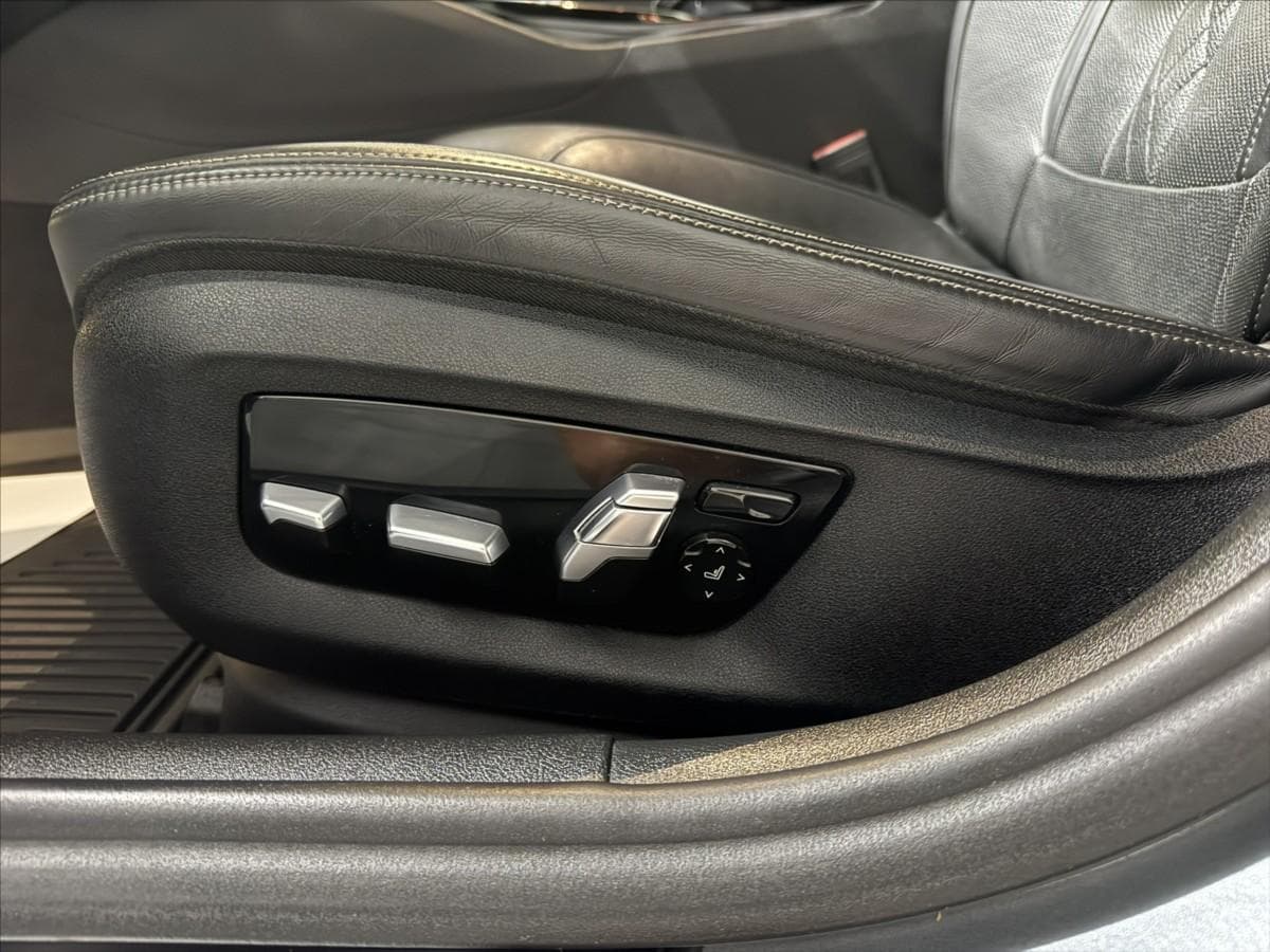 2018 BMW 5-SERIES - 9
