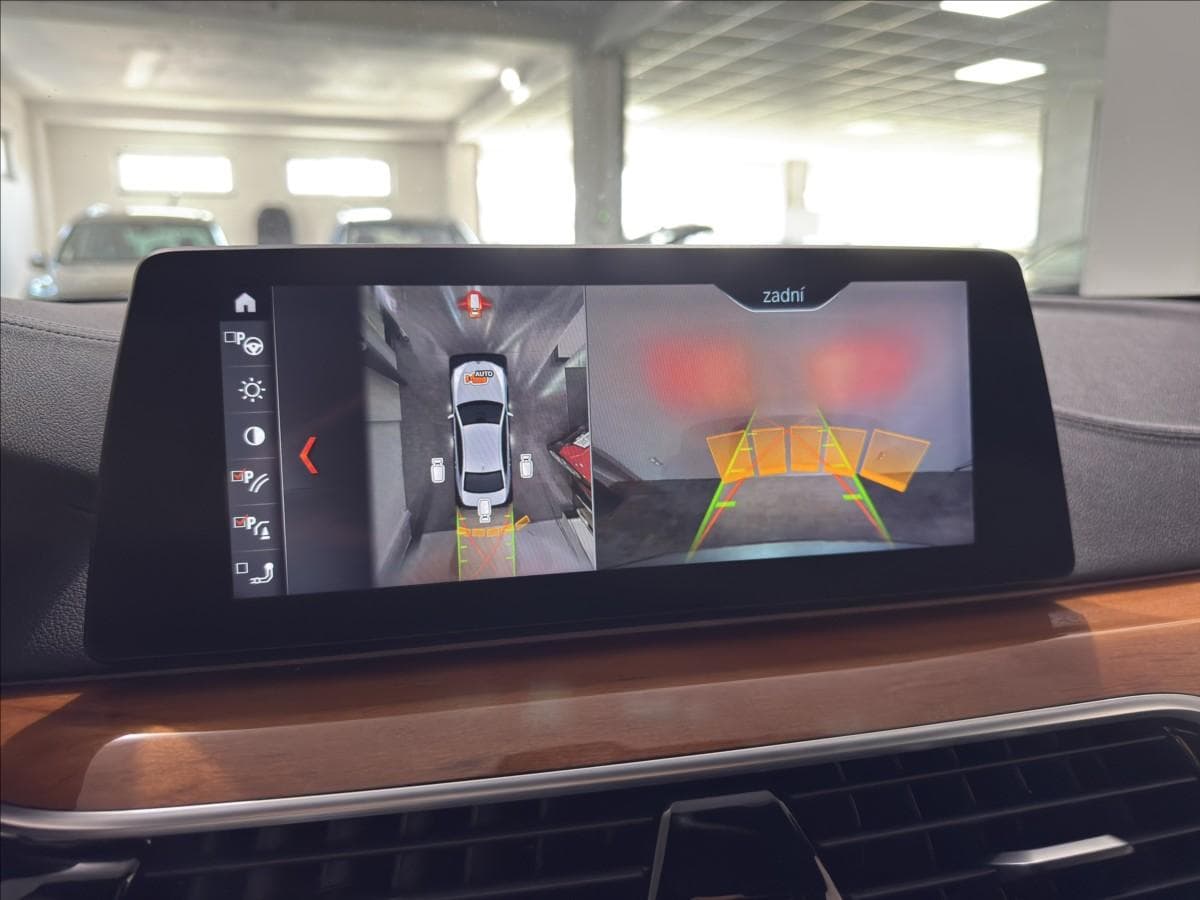 2018 BMW 5-SERIES - 17