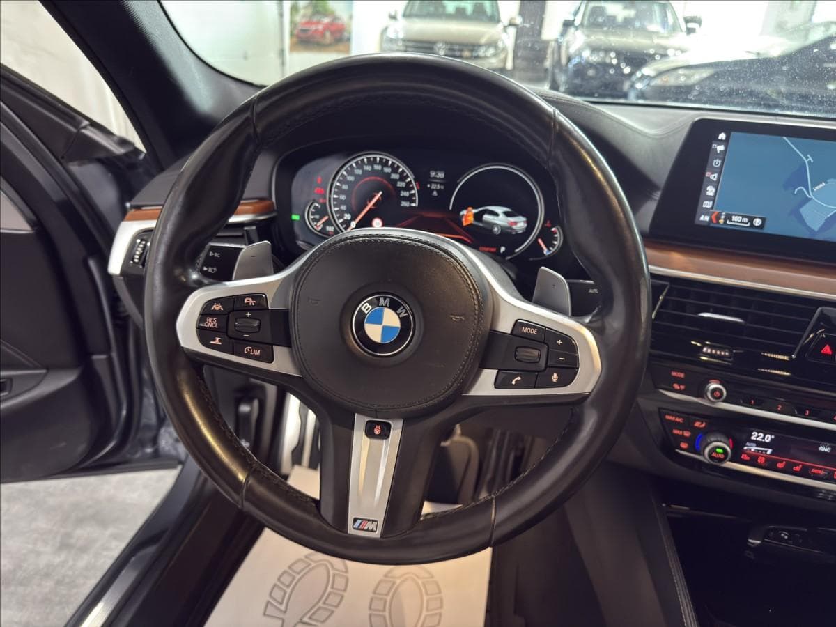2018 BMW 5-SERIES - 11