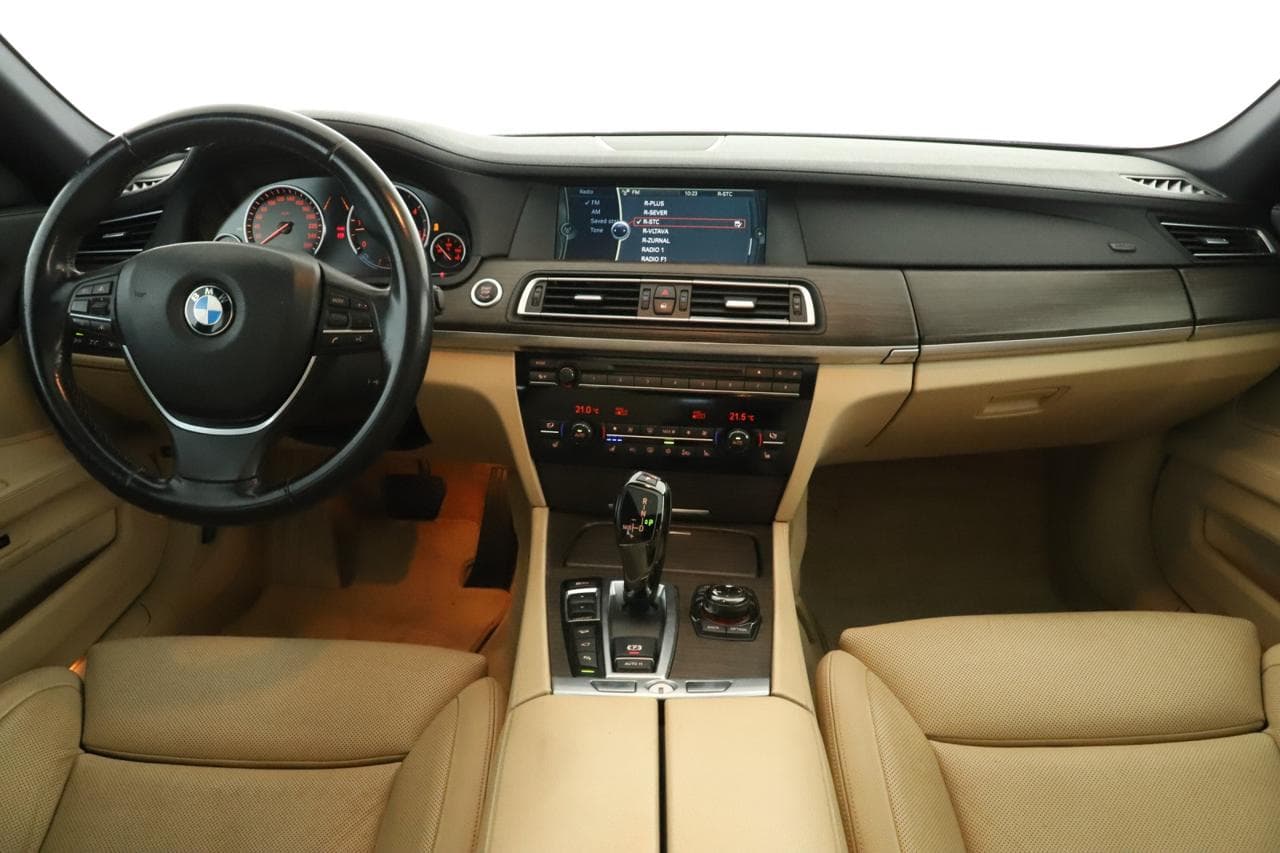 2010 BMW 7-SERIES - 9