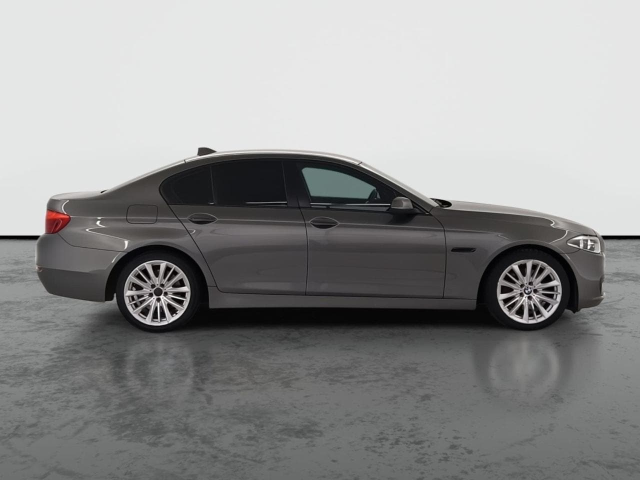 2014 BMW 5-SERIES - 8