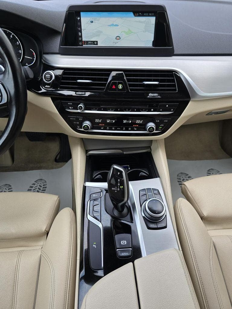 2018 BMW 5-SERIES - 12
