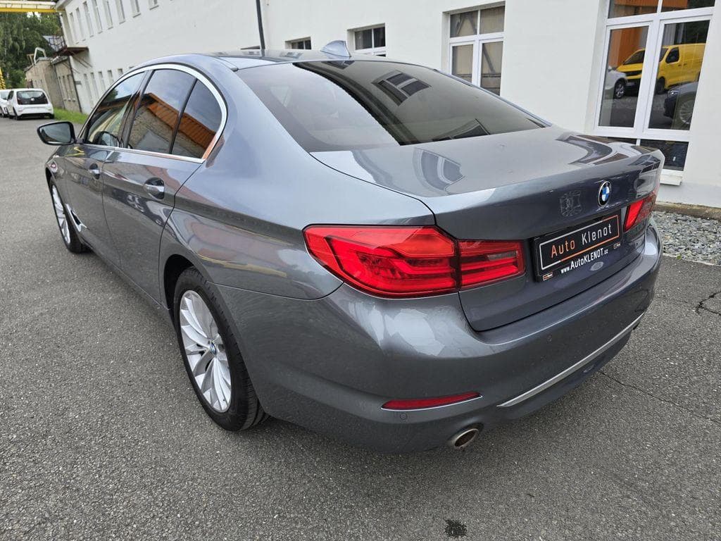 2018 BMW 5-SERIES - 5