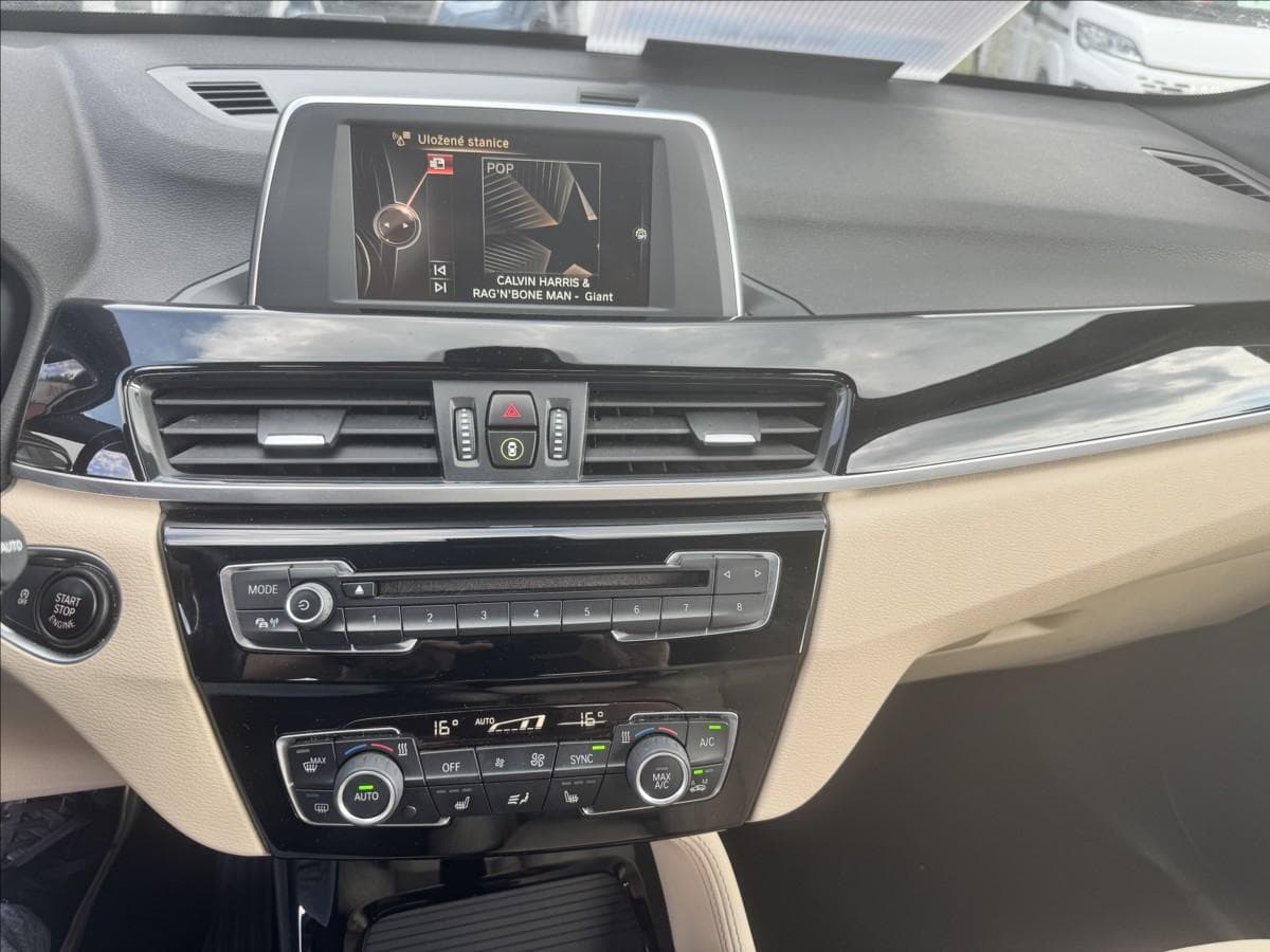 2017 BMW X1 - 10