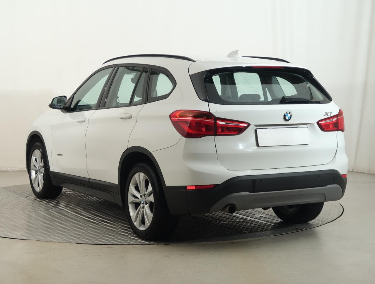 2017 BMW X1 - 5