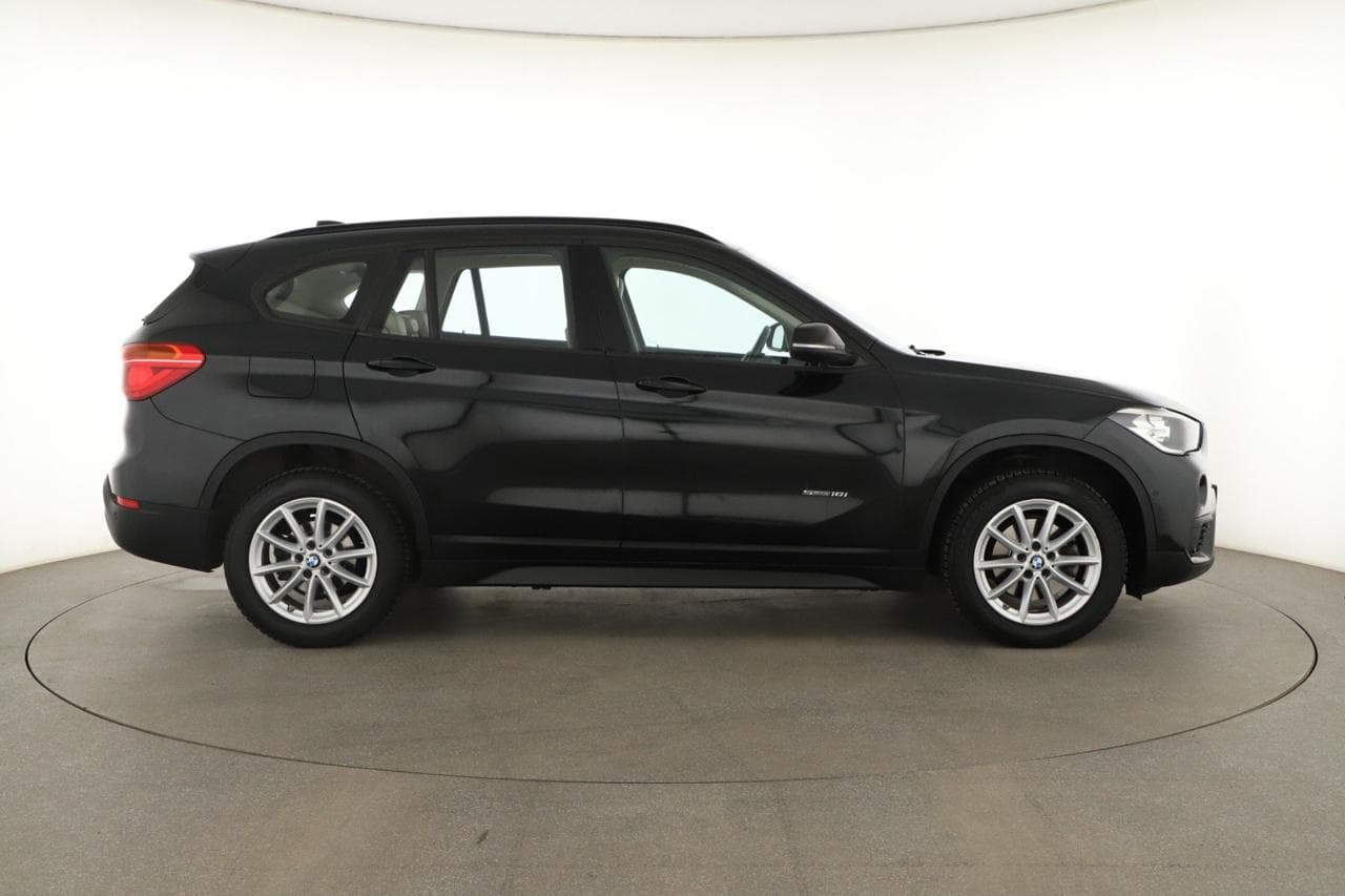 2017 BMW X1 - 8