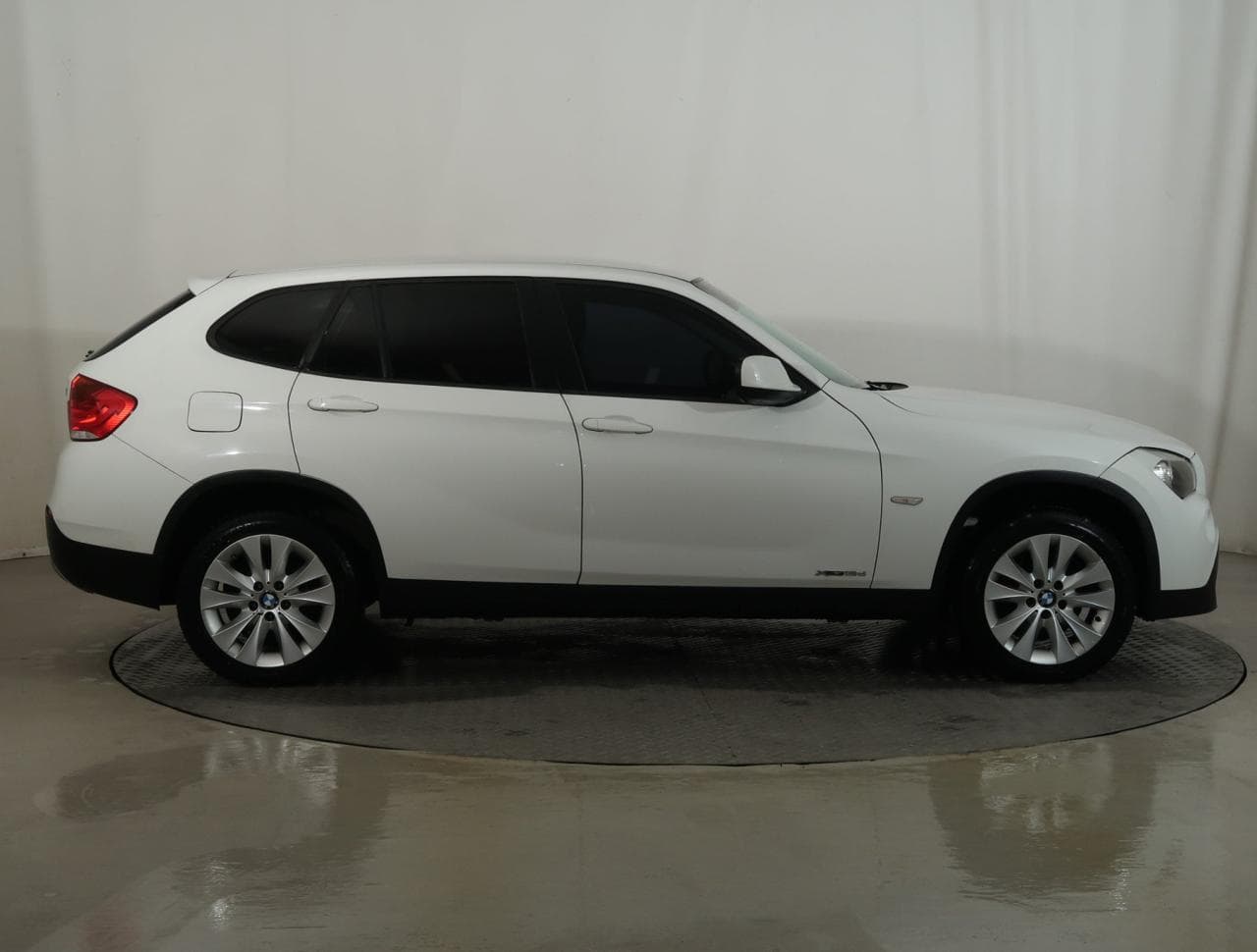 2010 BMW X1 - 8