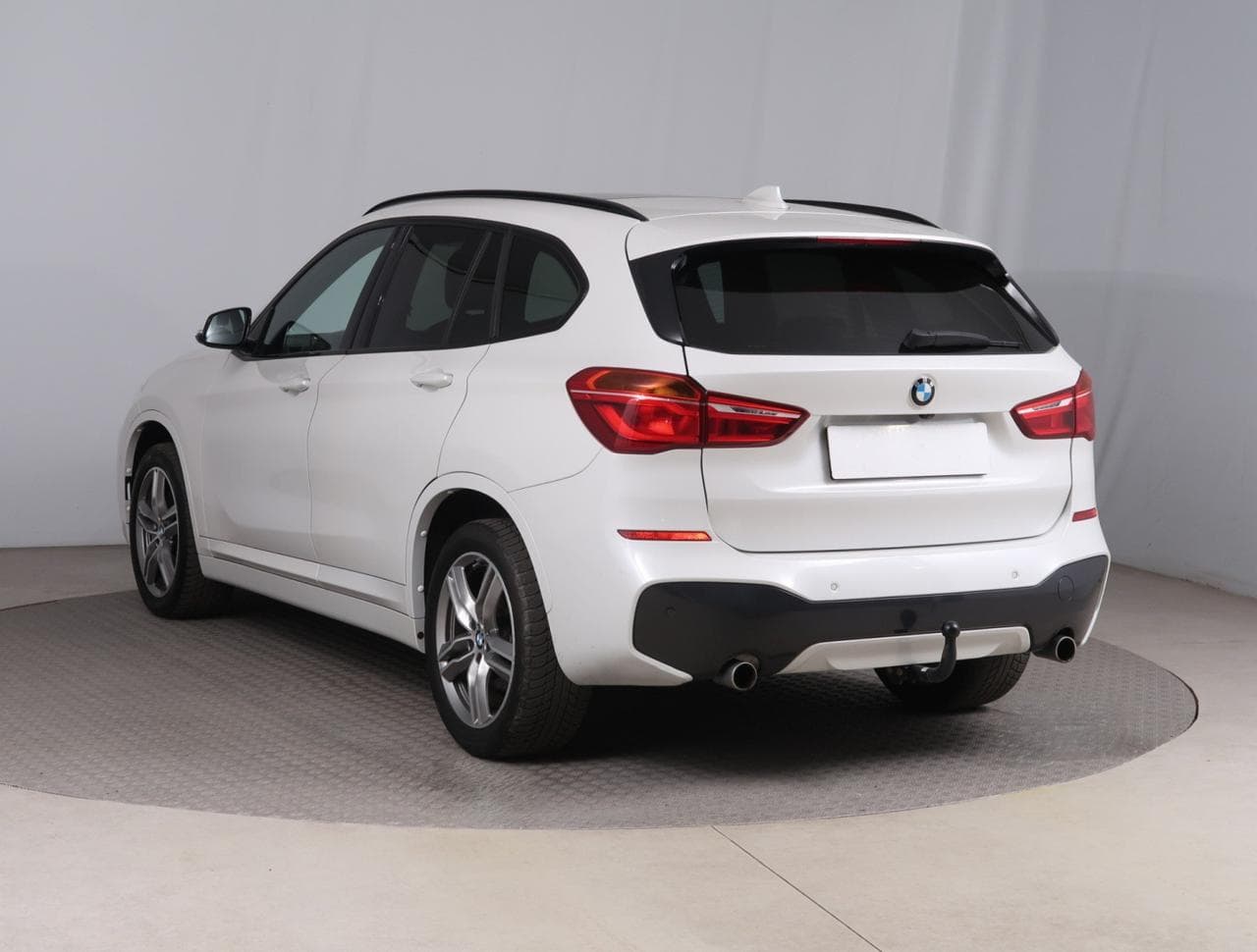 2016 BMW X1 - 5
