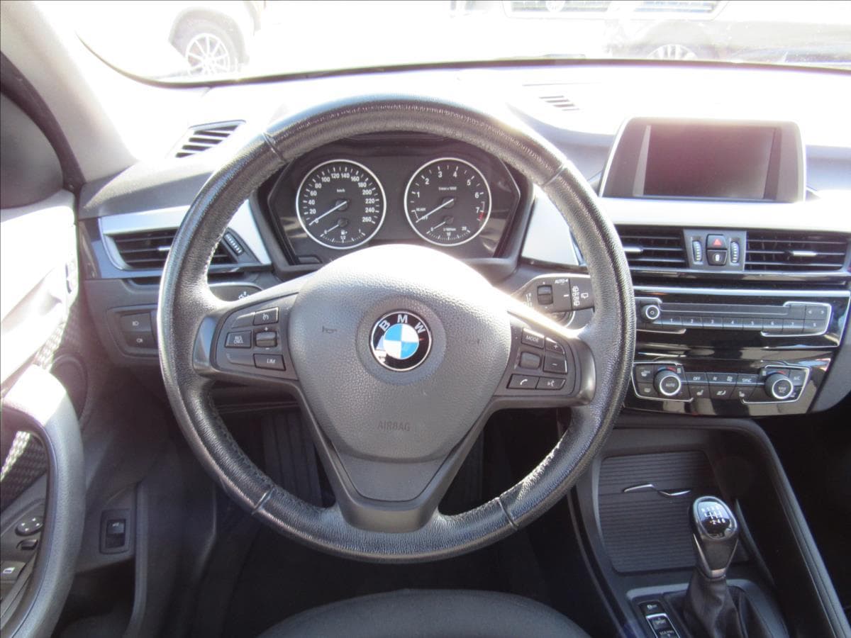 2017 BMW X1 - 12