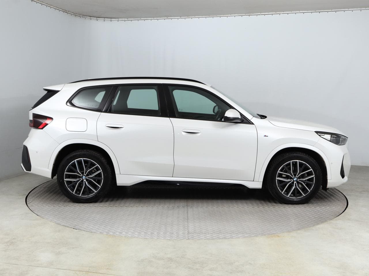 2024 BMW X1 - 8