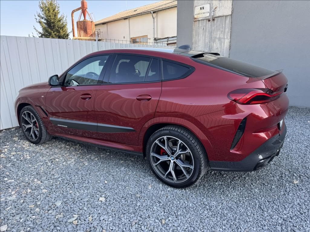 2021 BMW X6 - 10
