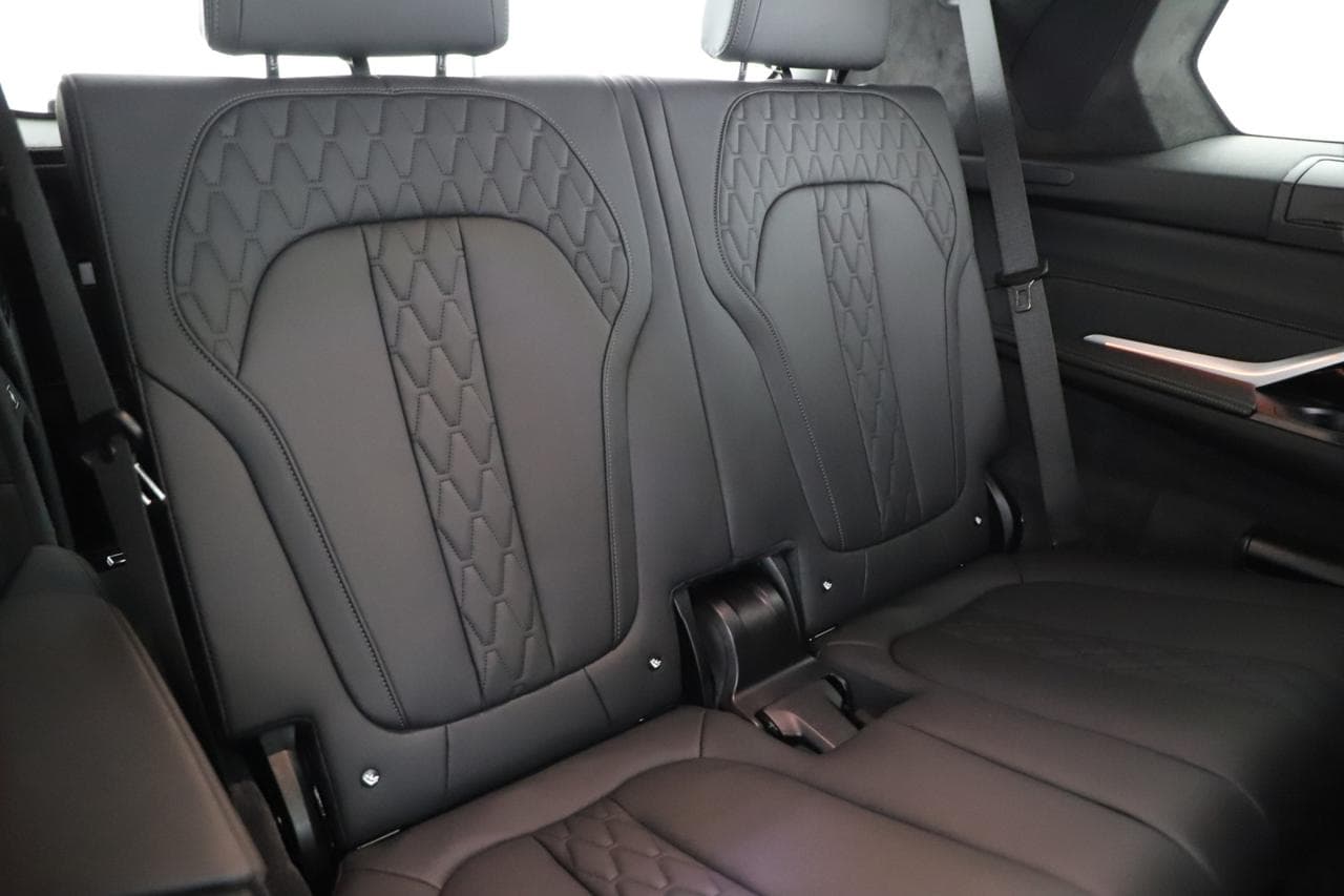 2024 BMW X7 - 15