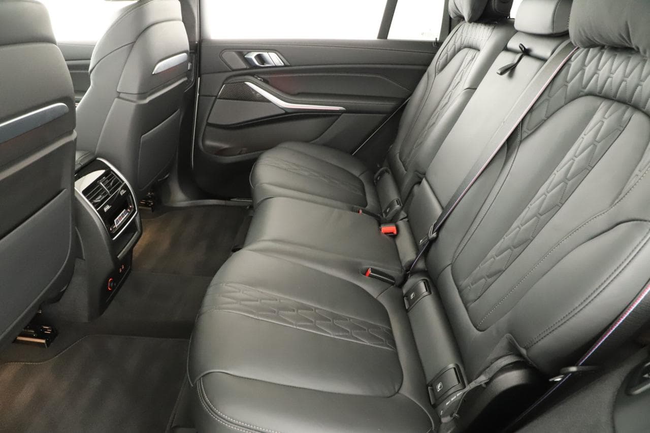 2024 BMW X7 - 12
