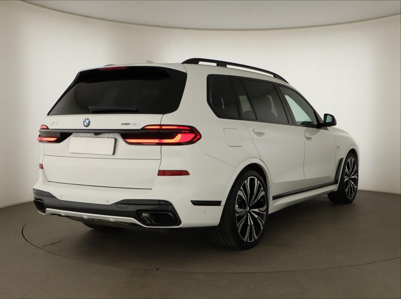 2024 BMW X7 - 7