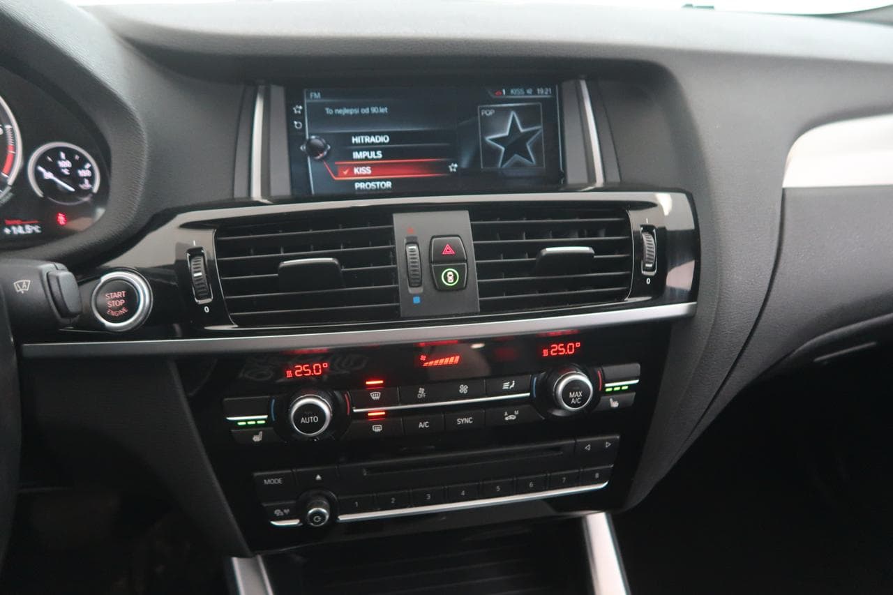 2017 BMW X4 - 18