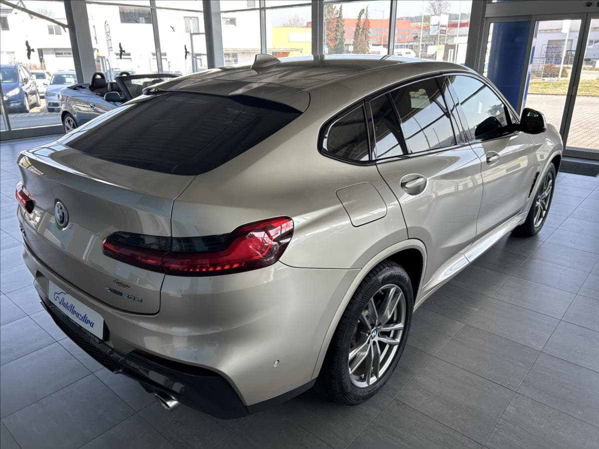 2021 BMW X4 - 11