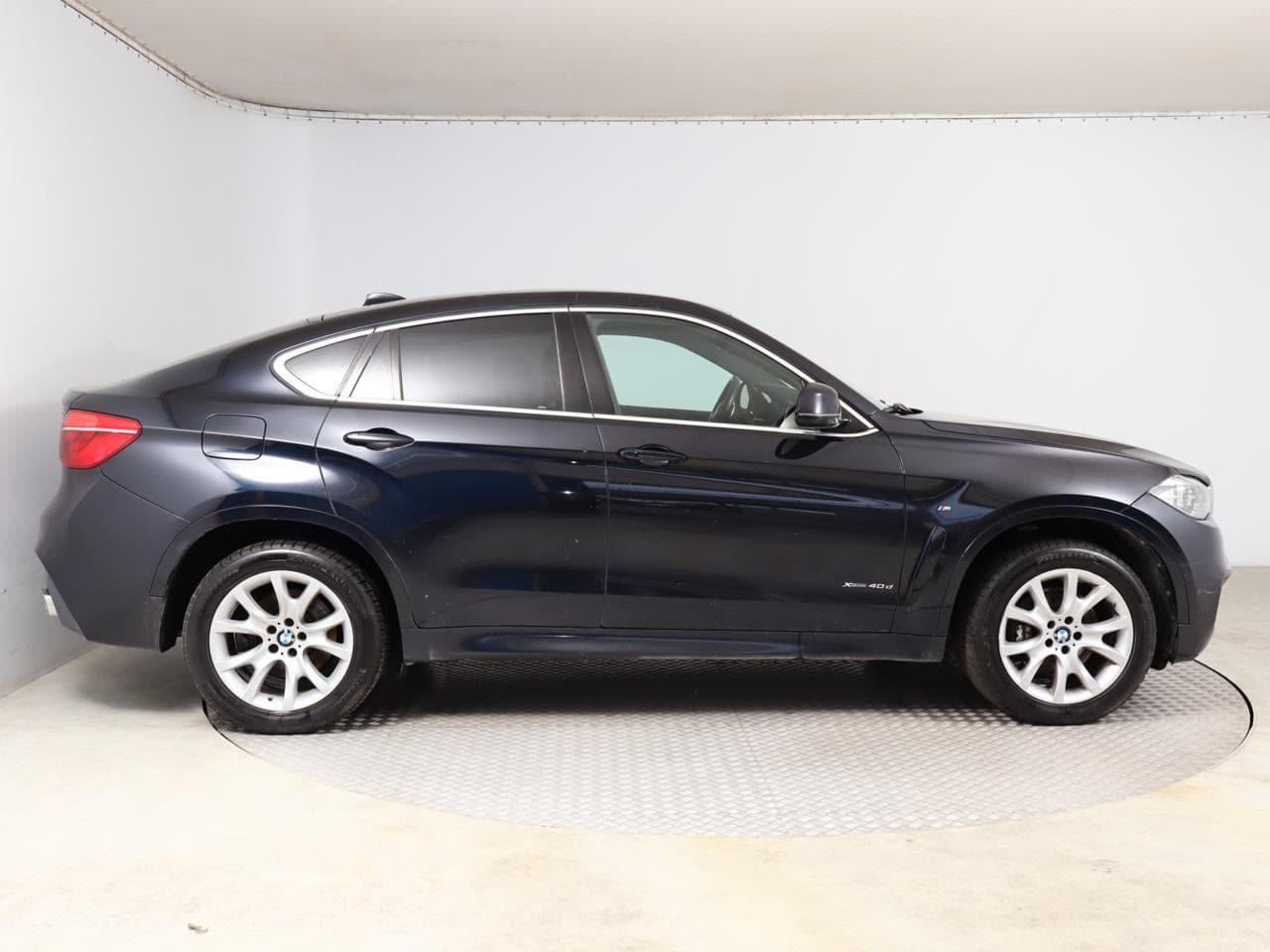 2016 BMW X6 - 15