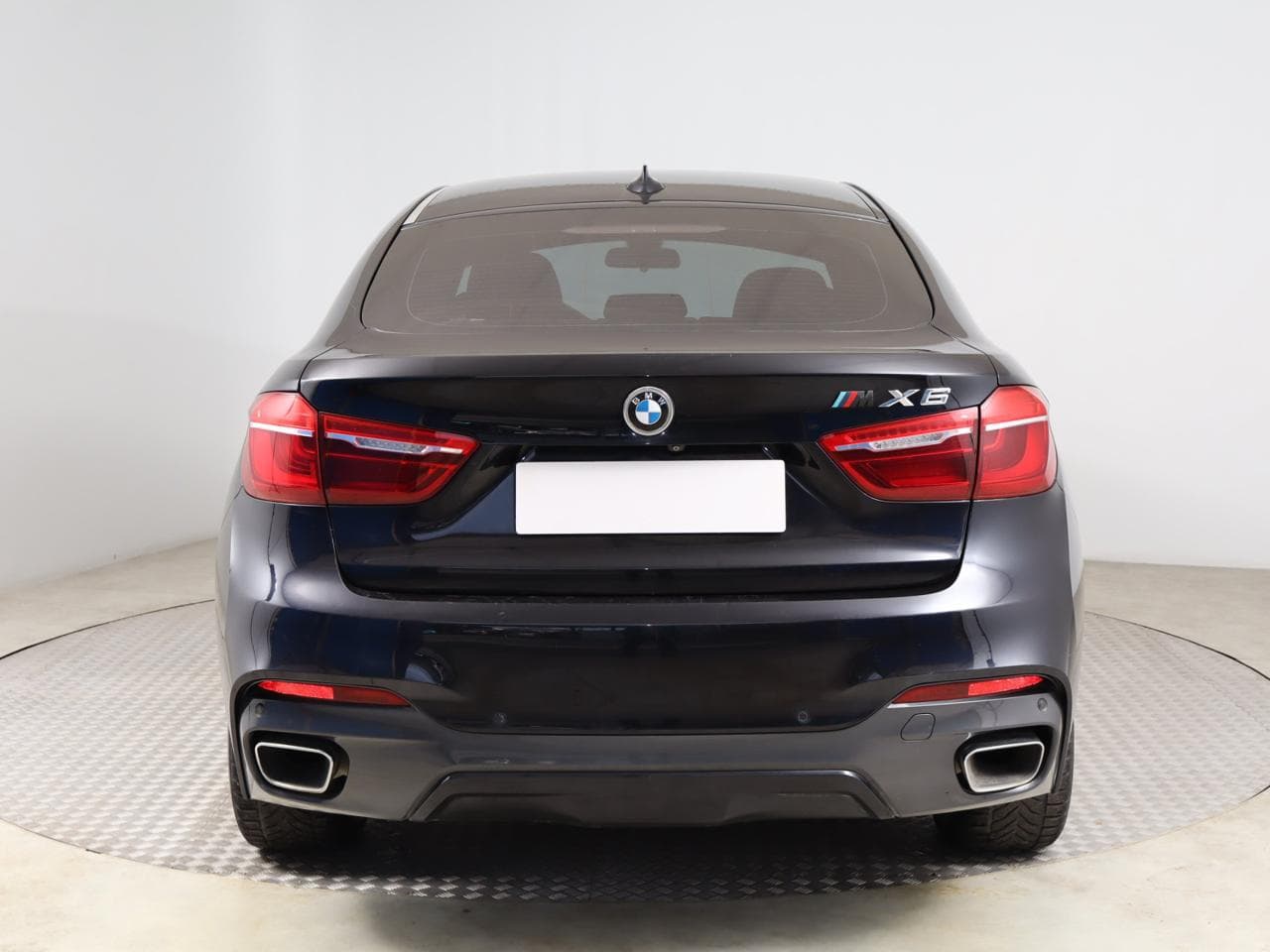 2016 BMW X6 - 11