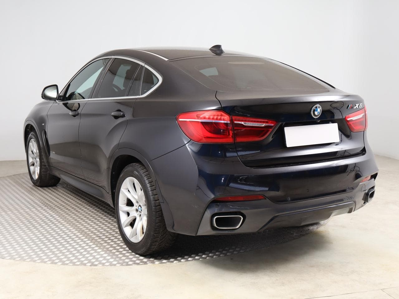 2016 BMW X6 - 9