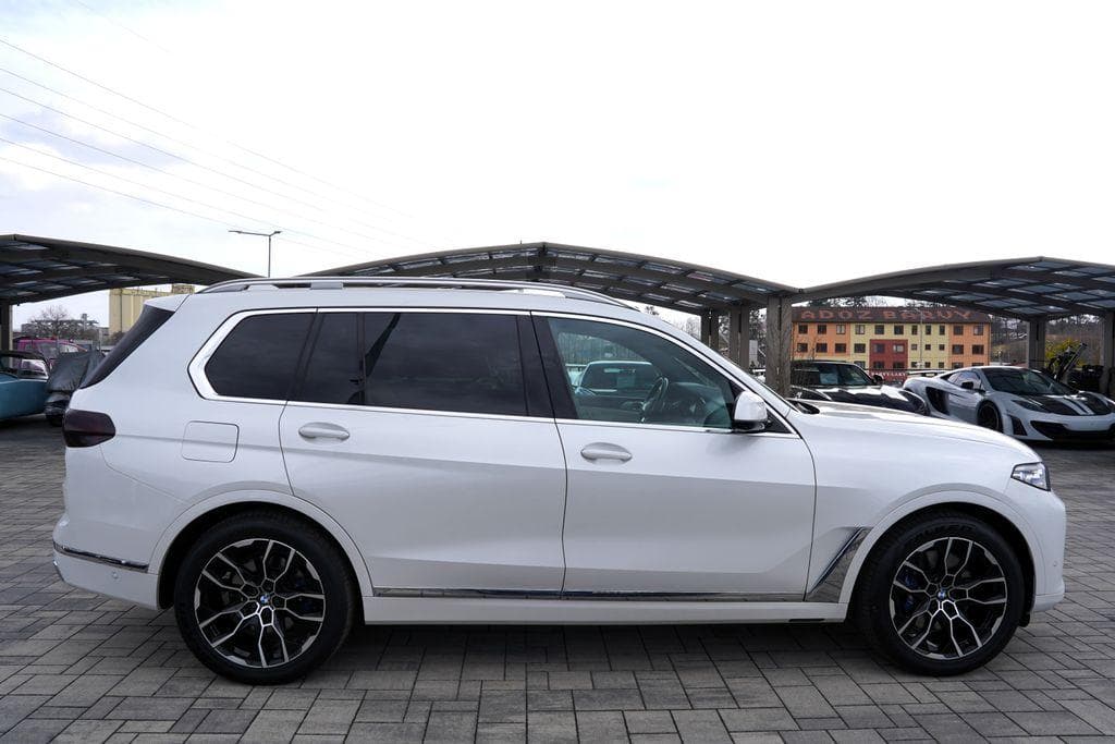 2019 BMW X7 - 13