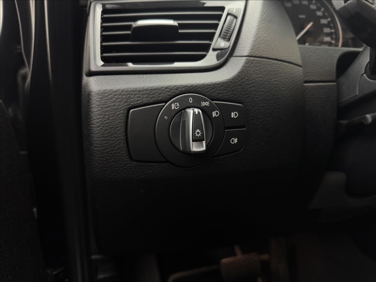 2015 BMW X1 - 8