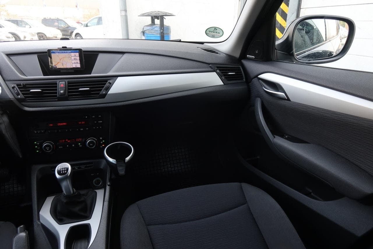 2010 BMW X1 - 11