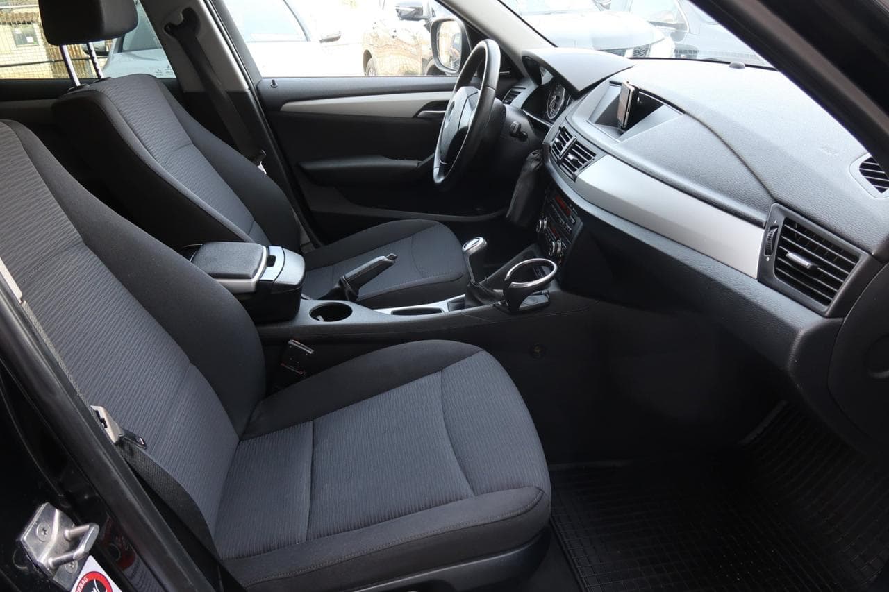 2010 BMW X1 - 12