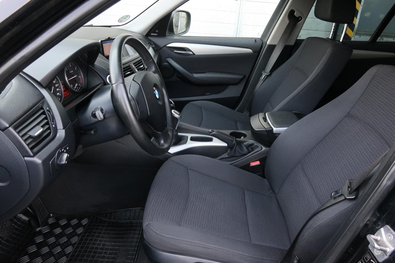 2010 BMW X1 - 16