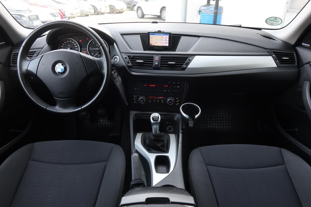 2010 BMW X1 - 10