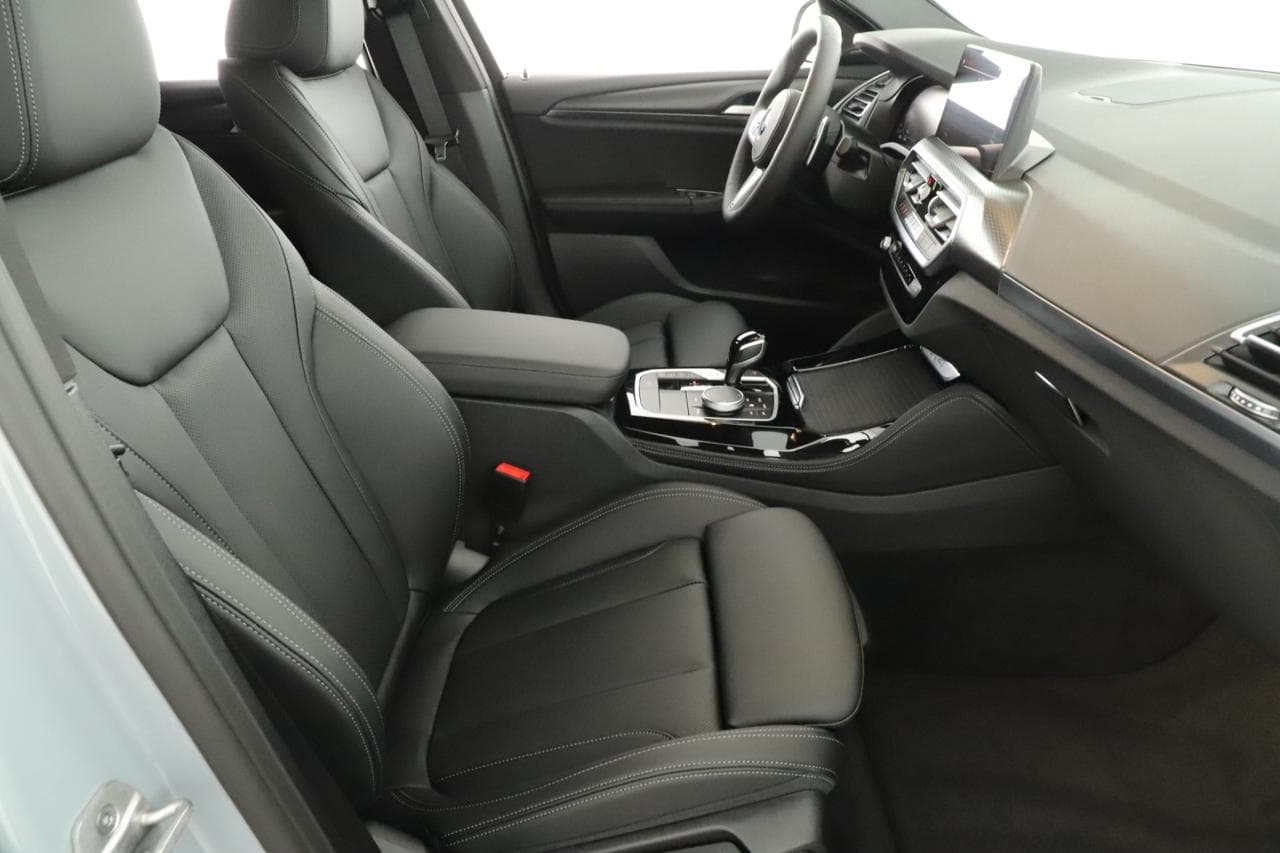 2025 BMW X4 - 18