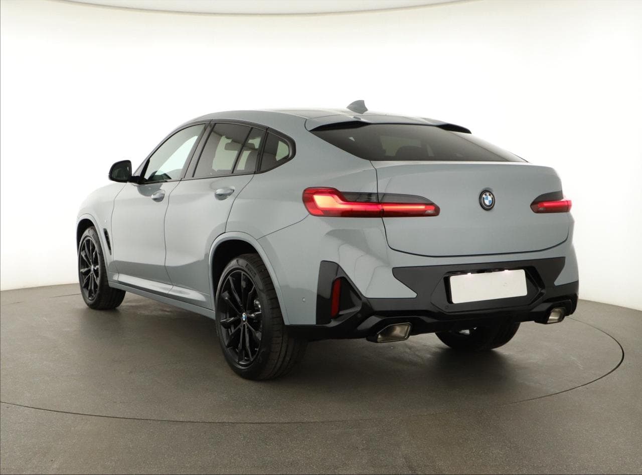 2025 BMW X4 - 6