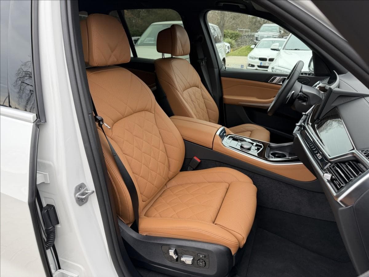 2025 BMW X5 - 10