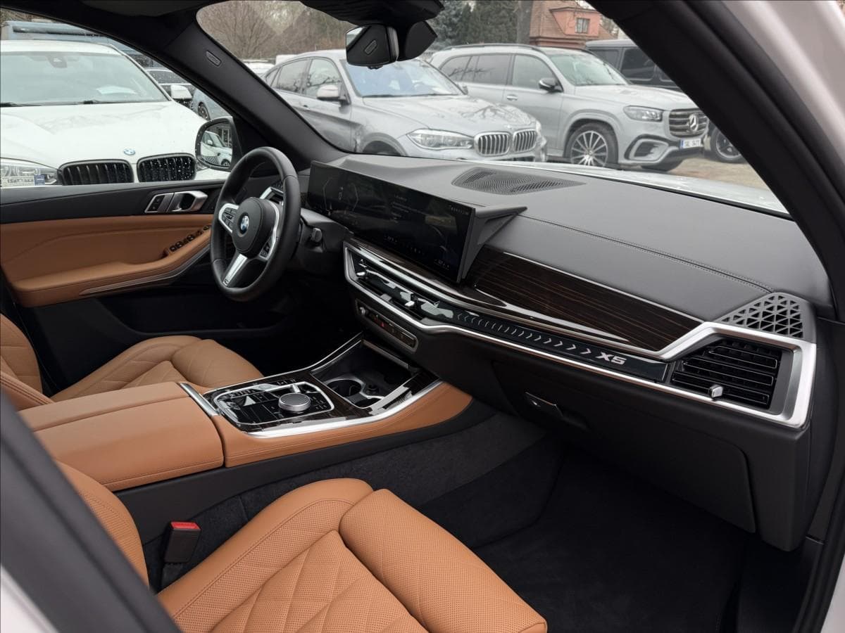 2025 BMW X5 - 11