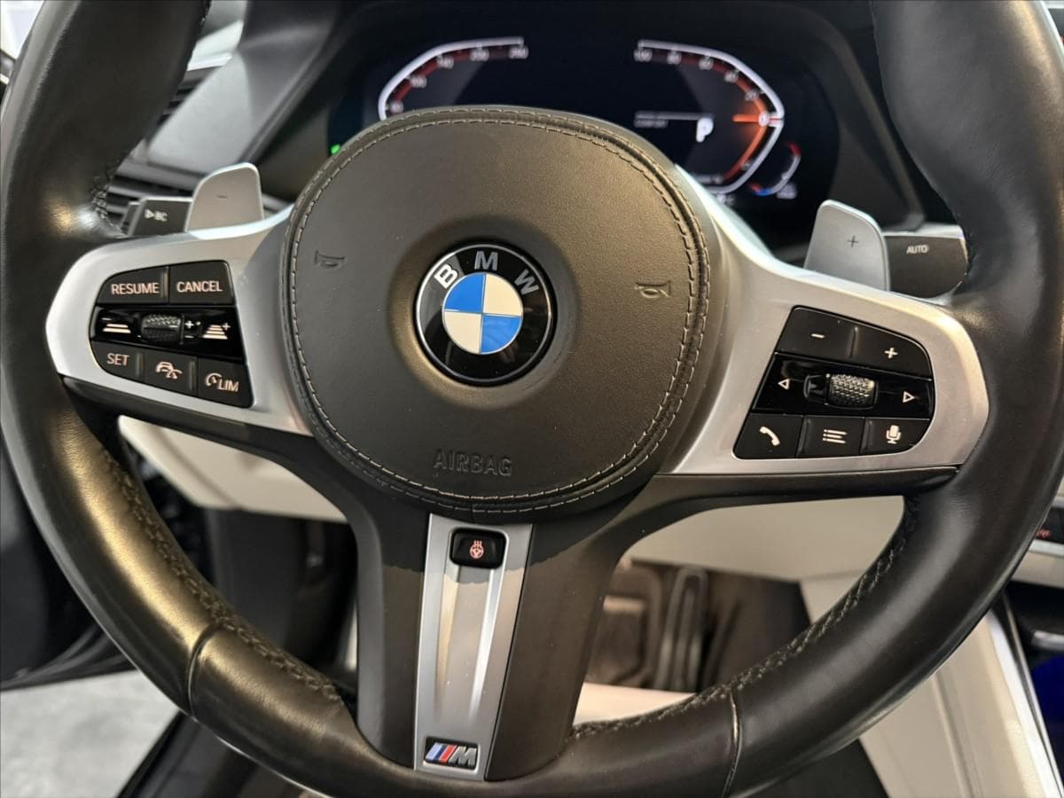 2021 BMW X6 - 11