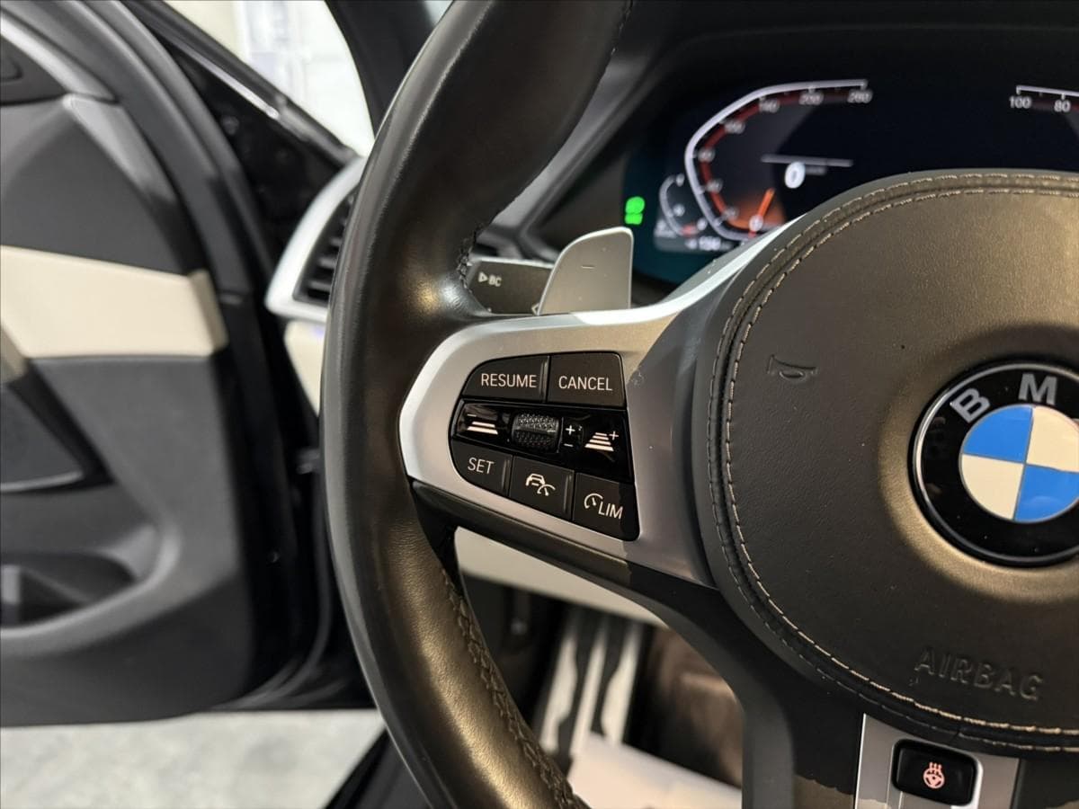 2021 BMW X6 - 12