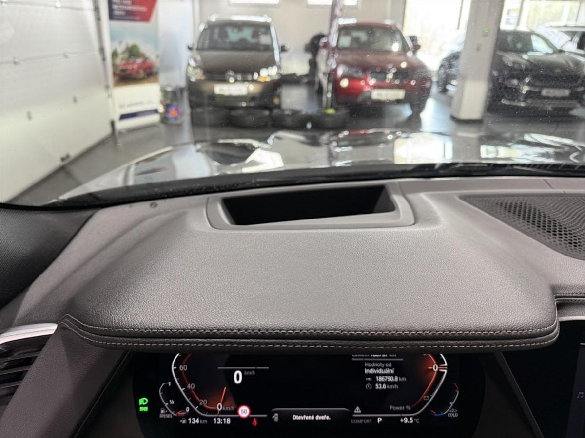 2021 BMW X6 - 16