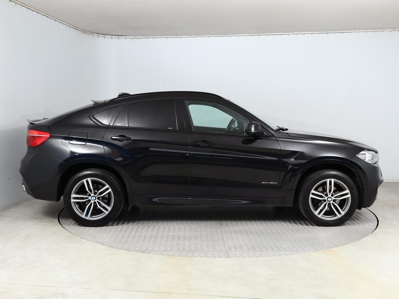 2016 BMW X6 - 15