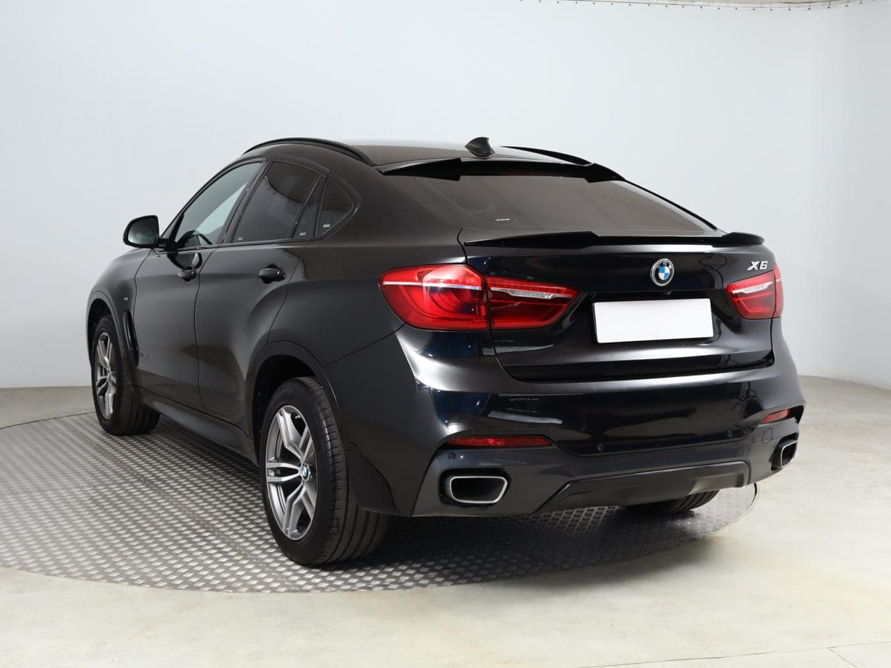 2016 BMW X6 - 9